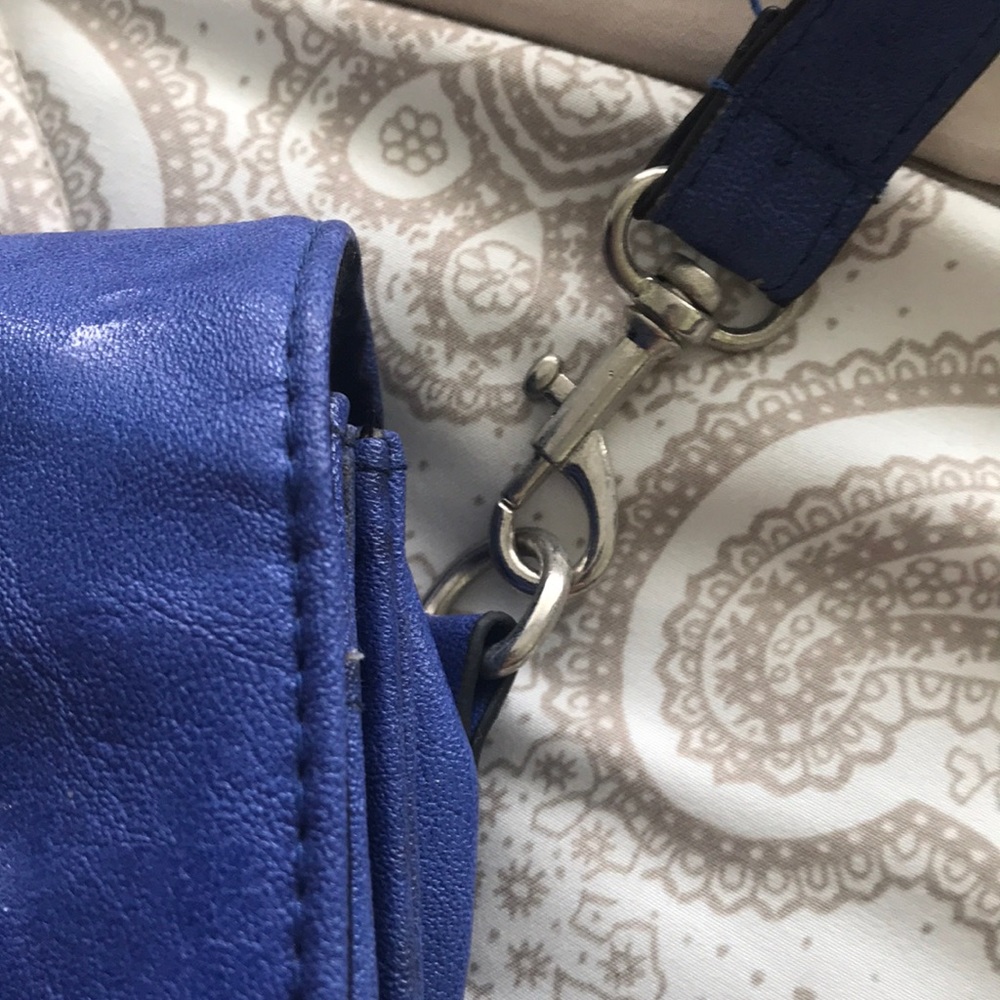 blue purse - Picture 2 of 4